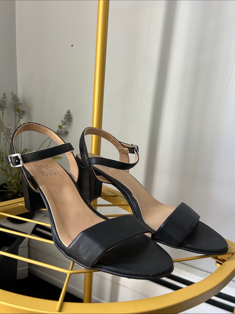 Naturalizer Bristol Black Ankle-Strap 2 3/4 inches Block Heel Sandals size 8M